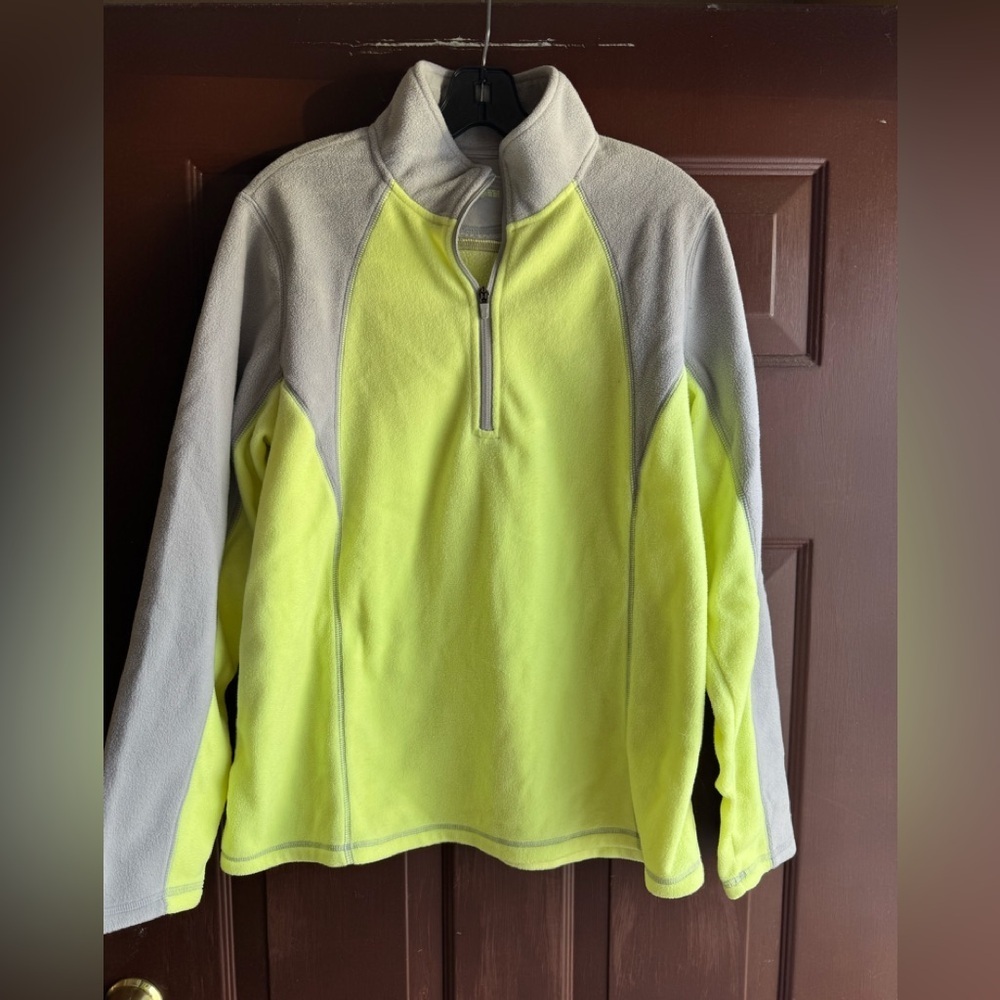 Tek Gear Pullover with small zipper size xl